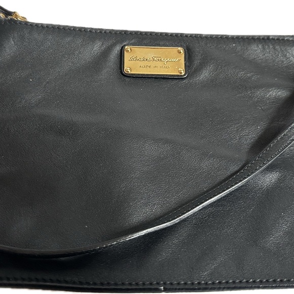 Large Salvatore Ferragamo Gancio Black Tote NWOT - Picture 6 of 11